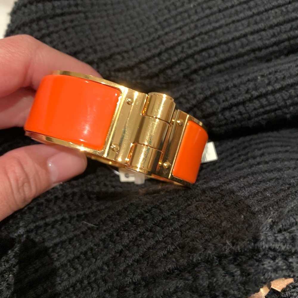 🔴SOLD🔴NWT: Hermes Wide hinged bracelet